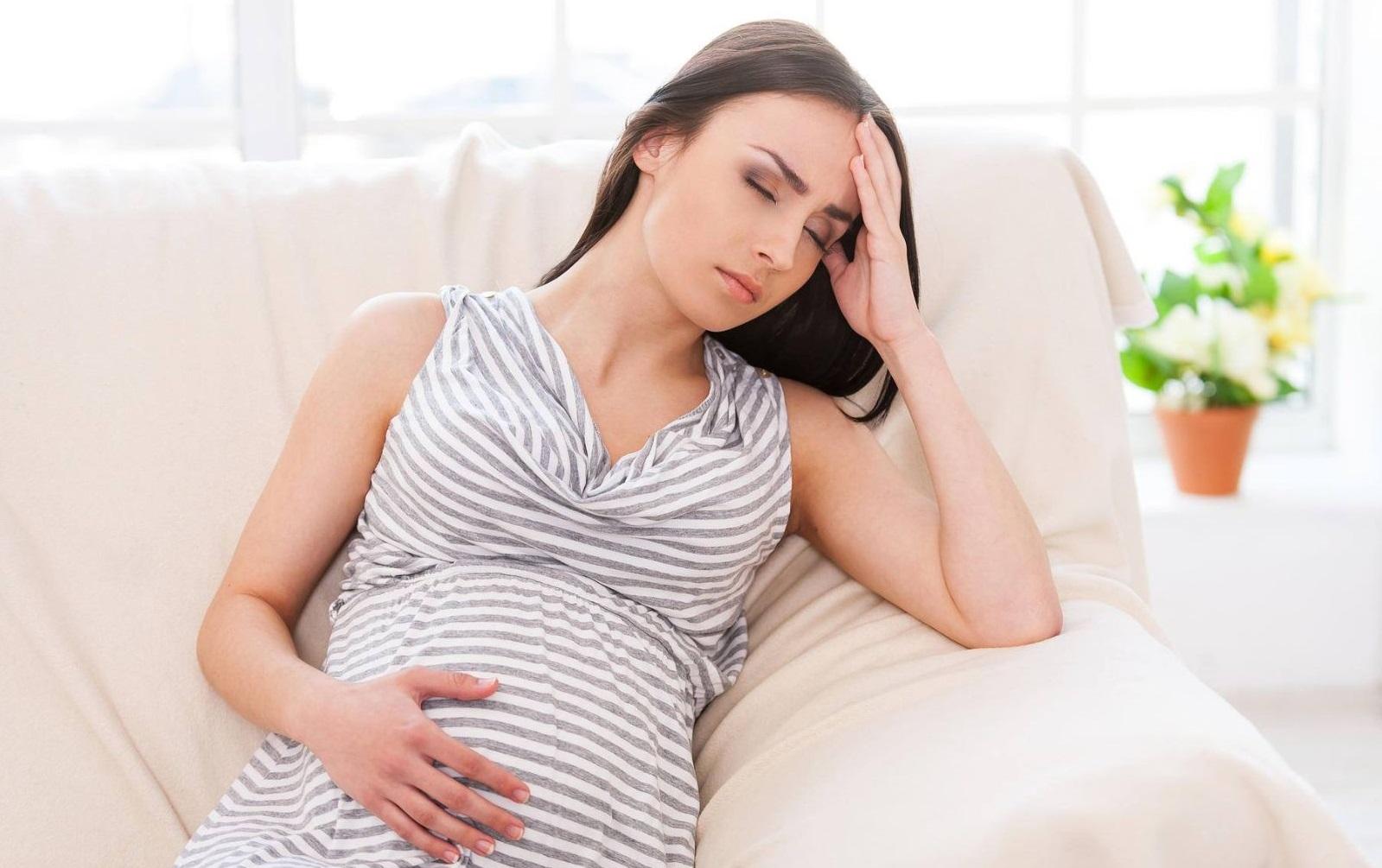 Cơ dây chằng bị chèn ép là một trong những nguyên nhân khiến thai phụ đau bụng lâm râm.