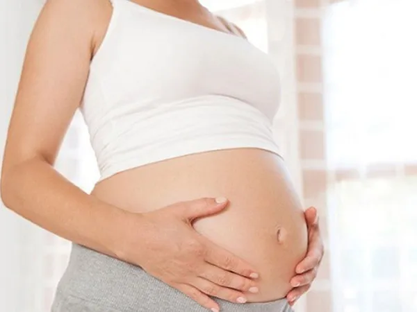 Chửa bụng dưới khi mang thai là gì, có nguy hiểm không ?