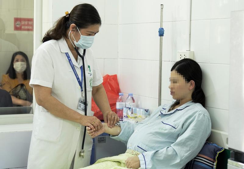 Thai phụ mắc sốt xuất huyết, nguy cơ biến chứng rất cao