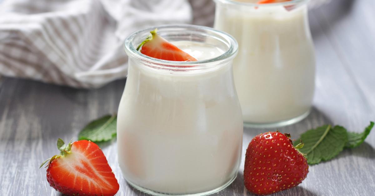 Sữa chua và các sản phẩm chứa probiotics giúp giảm triệu chứng viêm đại tràng