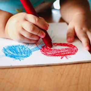 Dạy bé 2 tuổi học vẽ - Mở ra thế giới sáng tạo