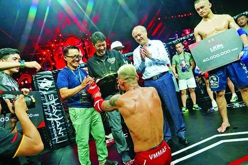 Nhà vô địch giải MMA đầu tiên của Việt Nam và giấc mơ đưa võ Việt bay xa